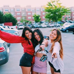 Meet your Posher, Ava